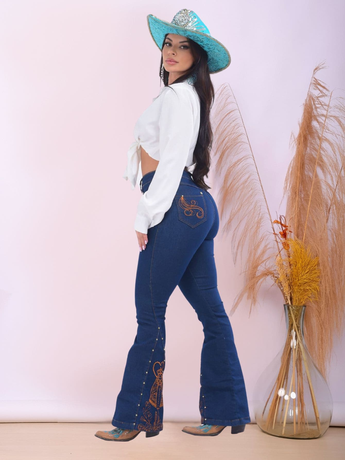 Calça Jeans Feminina Flare Country Com Bordado
