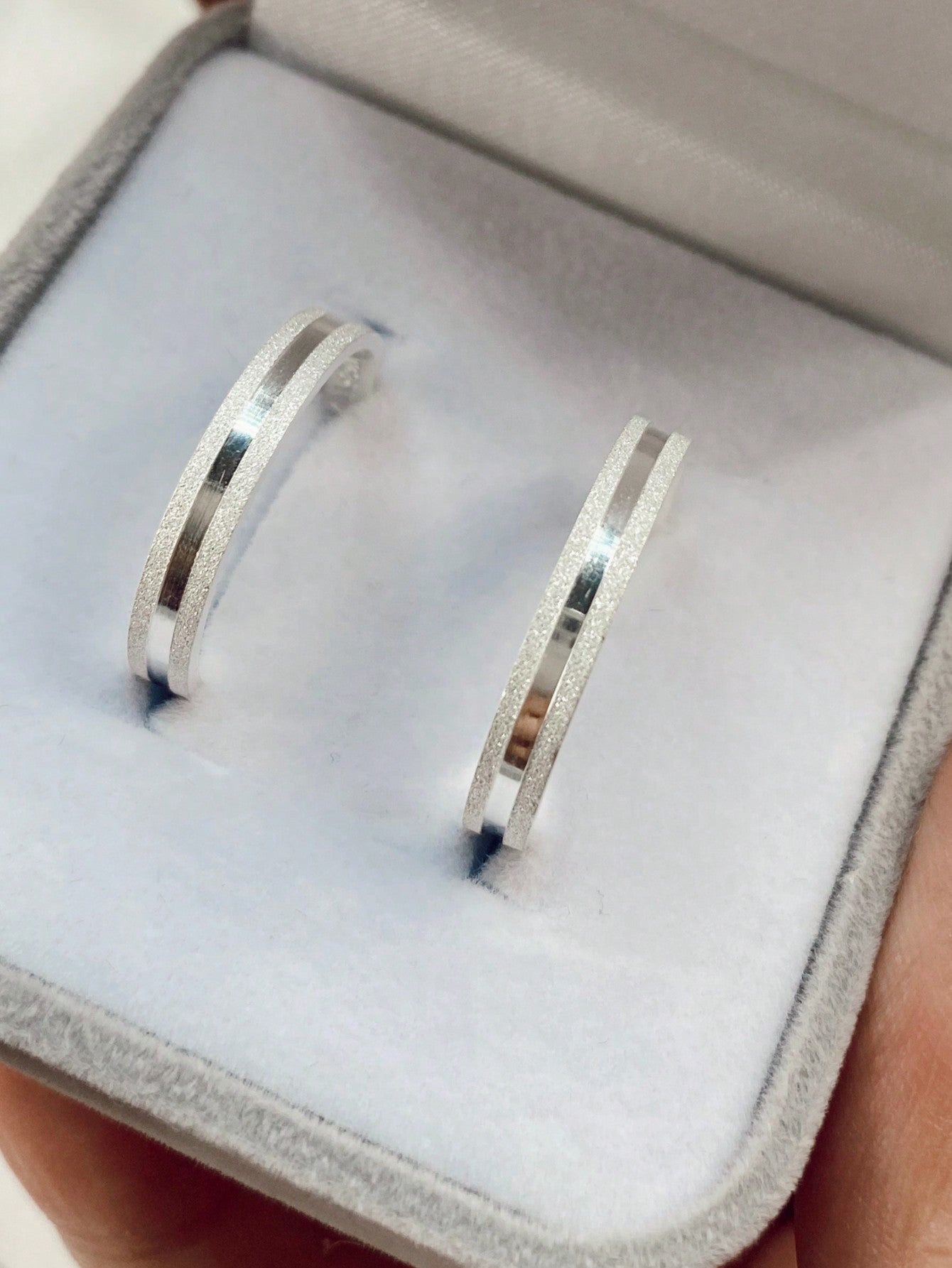 Aliança de Prata 925 Legítima Leme 3mm Fa Rabelo Shop (UNIDADE). Valor para compra de UMA Aliança/Joia. Para compra do par, o cliente deve acrescentar as duas númerações no carrinho separadamente.