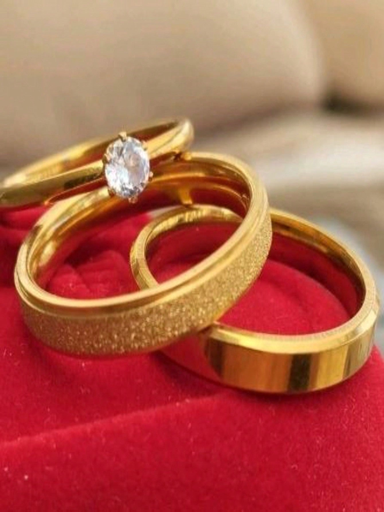 Par de Alianças Casamento Noivado 4mm Chanfrada Diamantada e Lisa + Anel Solitário COD-45 E 05
