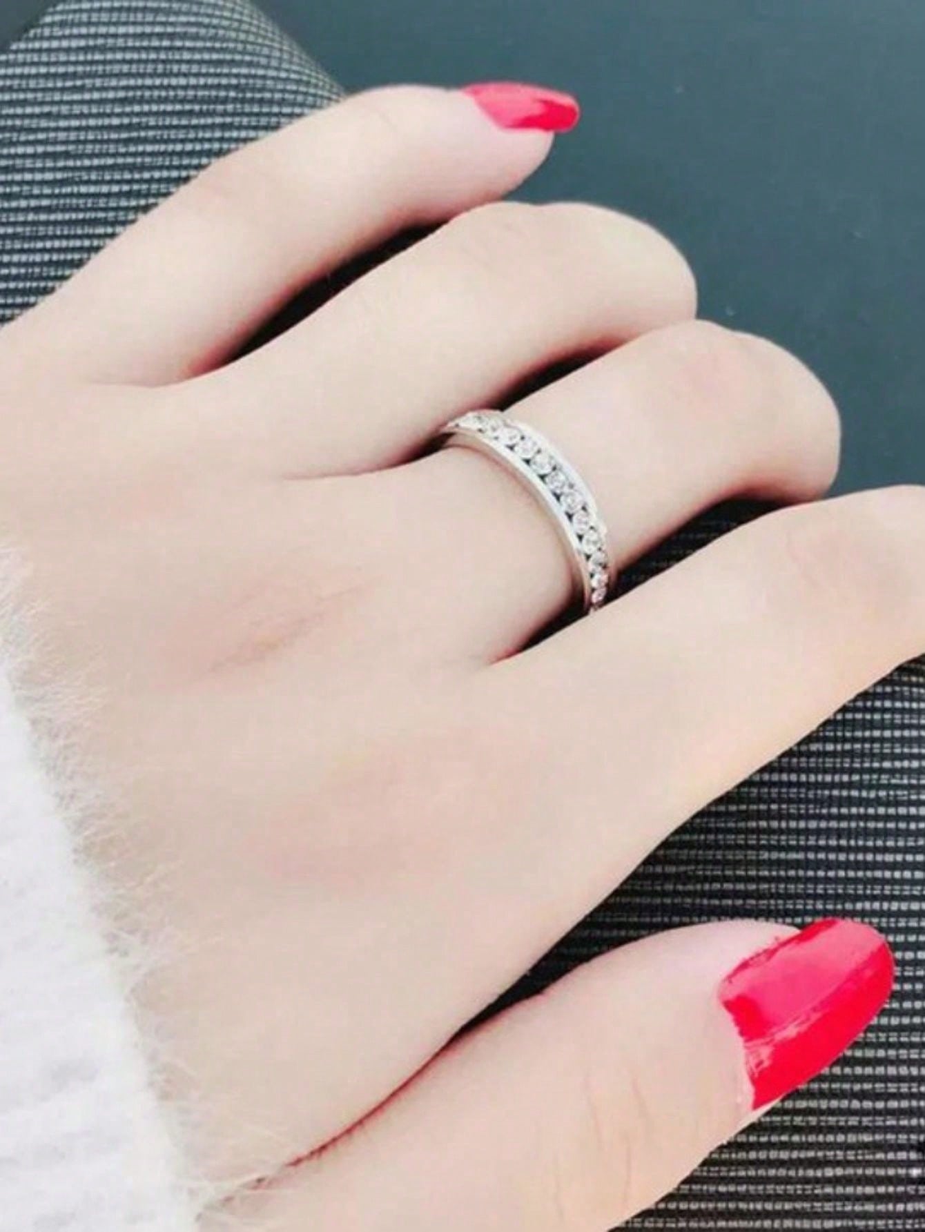 1 Peça Anel Aparador de Aliança Solitário Cravejada com Zirconia e Banhada Prata 2mm Namoro Namorados Casais