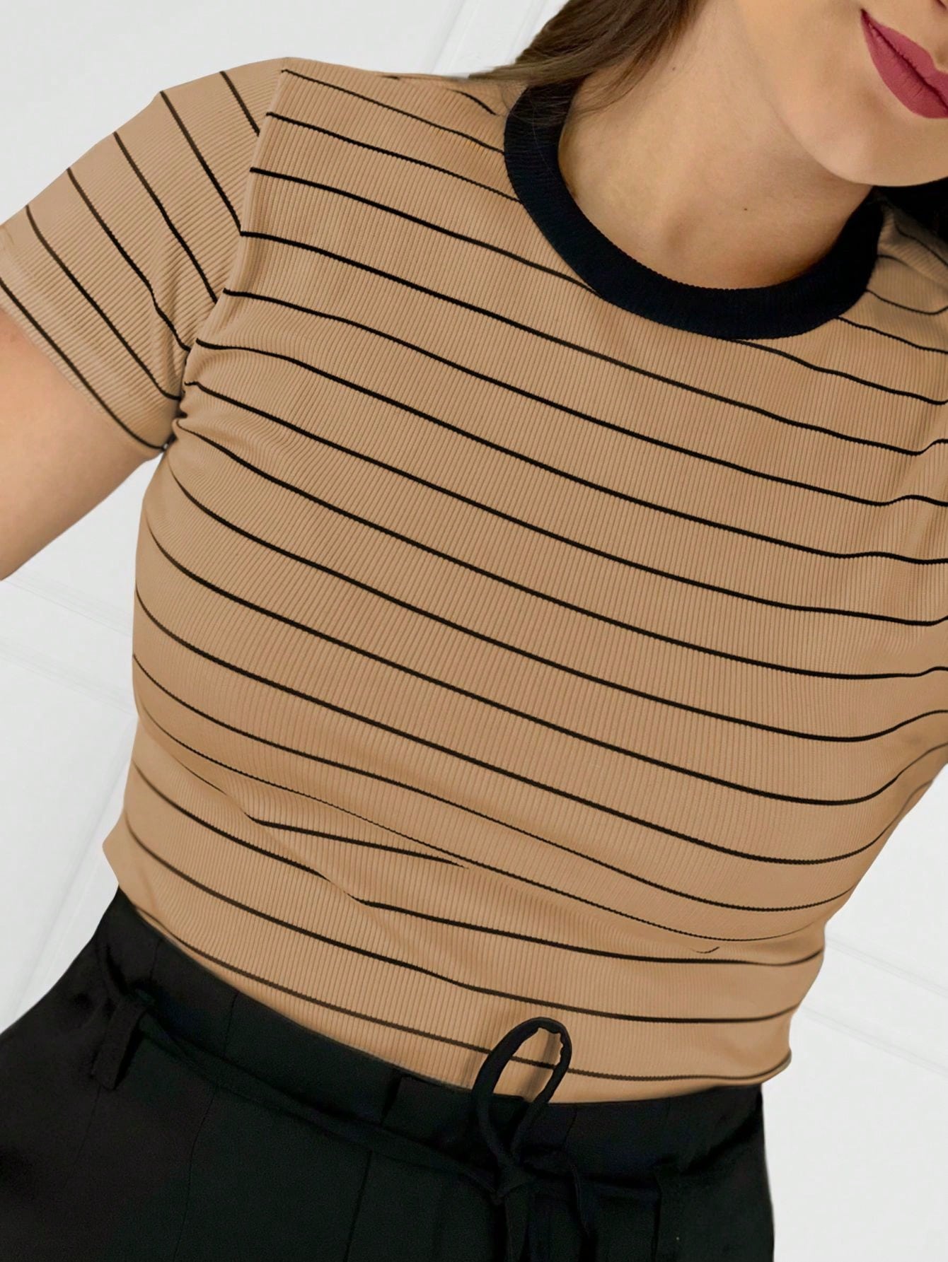 K&K FASHION SHEIN Camiseta Listrada Canelada
