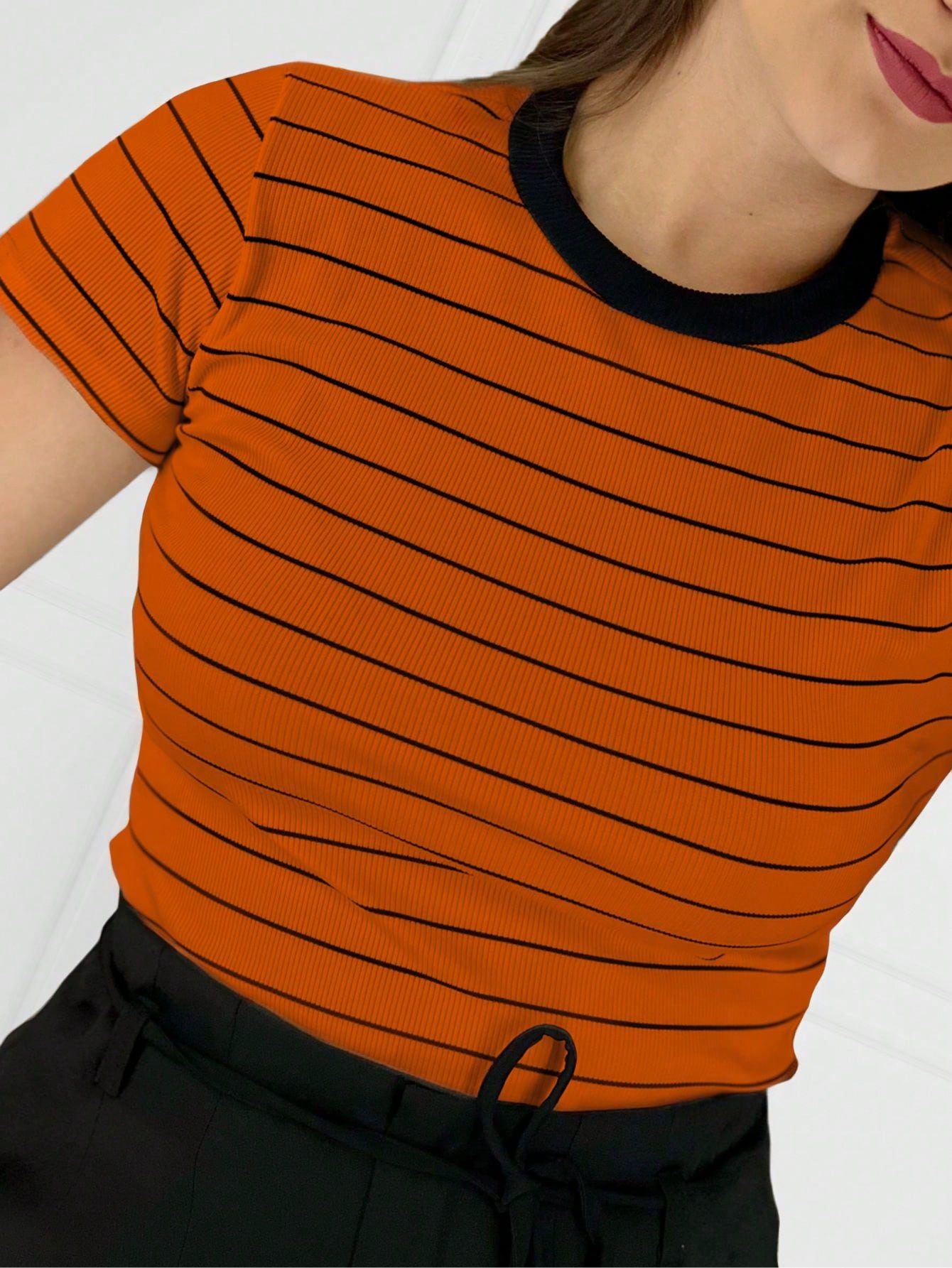 K&K FASHION SHEIN Camiseta Listrada Canelada