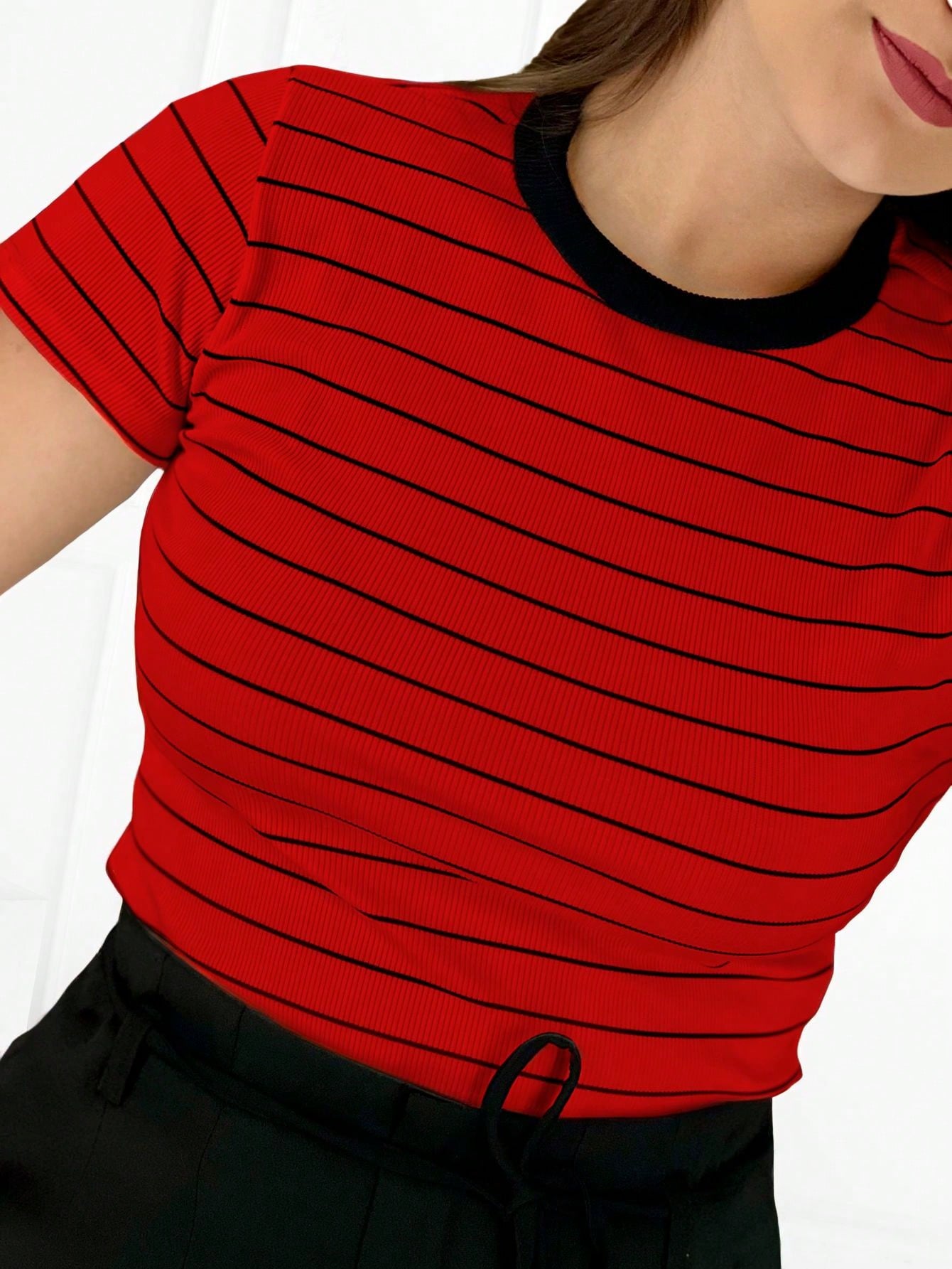 K&K FASHION SHEIN Camiseta Listrada Canelada
