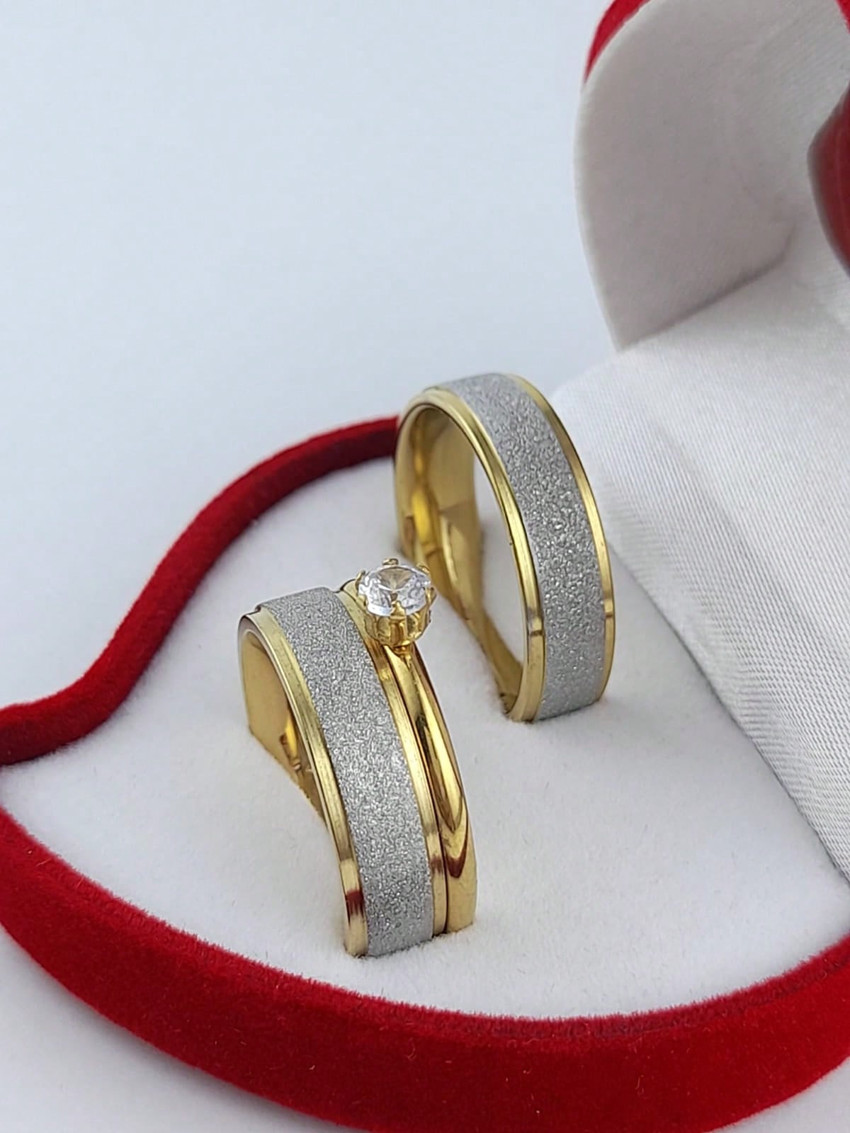 Par De Alianças Luxo Delicada Diamantado Prata Com Dourado Acompanha Anel Solitário Namoro Noivado Compromisso Bodas