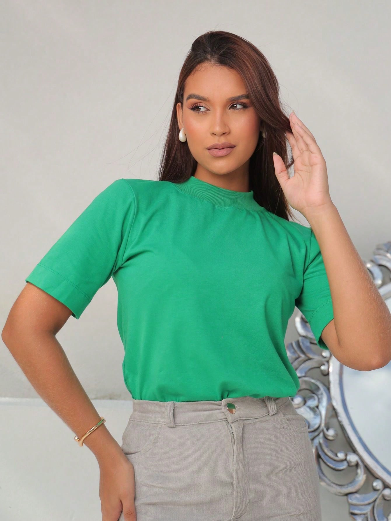 Tshirt Camiseta Blusa Básica Feminina Gola Alta no Tecido Algodão Premium Moda Blogueira Comfy