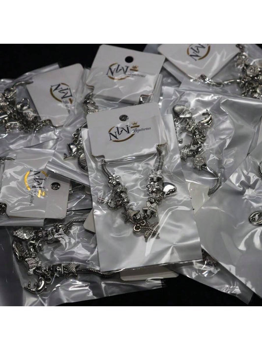 Pulseira Berloques Prata Estilo Feminina Presente (Modelo aleatório)